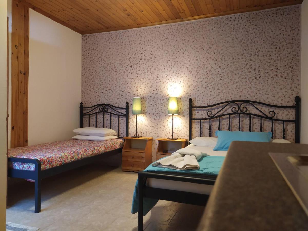 Aiolis Rooms Kamariotissa Bagian luar foto